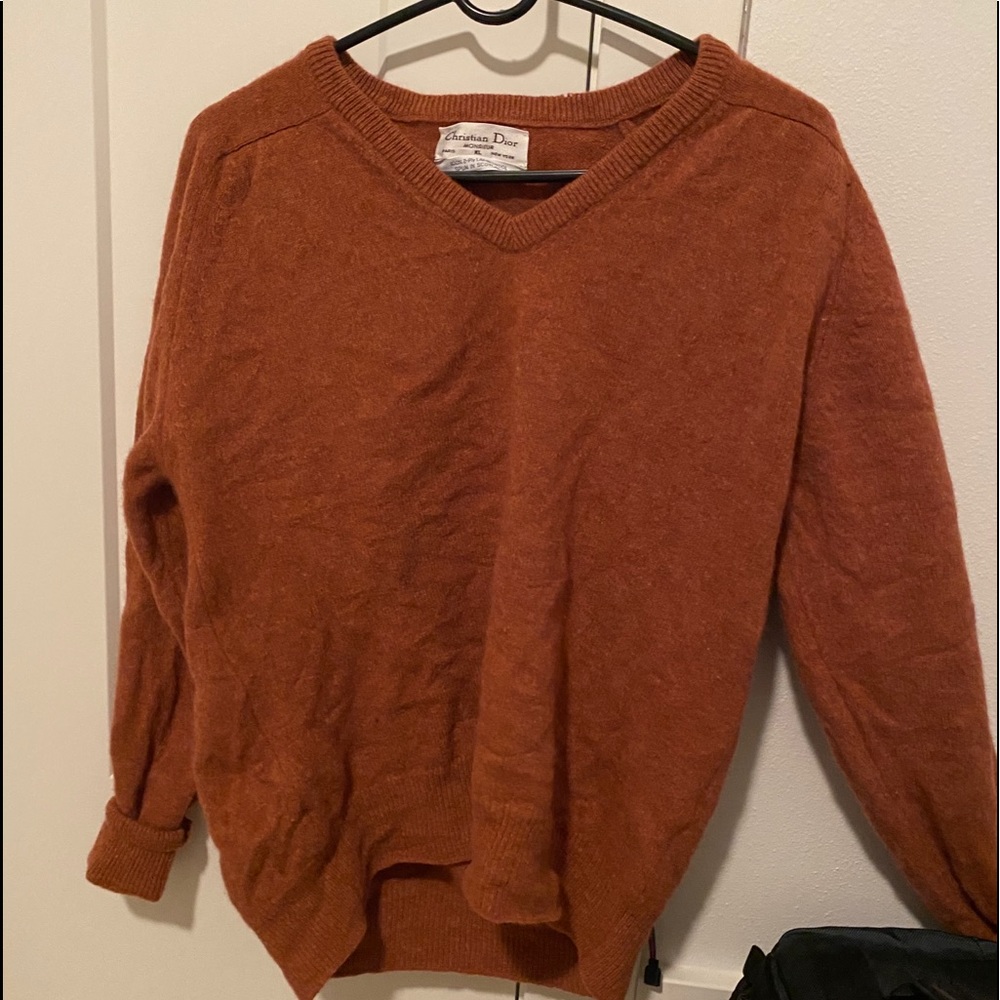 Orange Dior sweater!